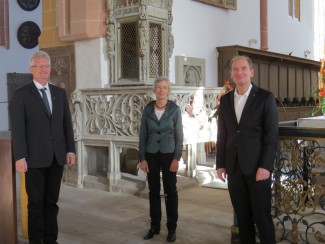 Foto von links: Kirchenrat Dr. Jürgen Belz, Dekanin Berthild Sachs und Schulreferent Pfarrer Stefan H. Brandenburger. 